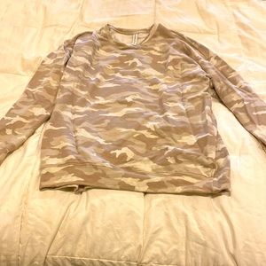 Athleta long sleeved shirt